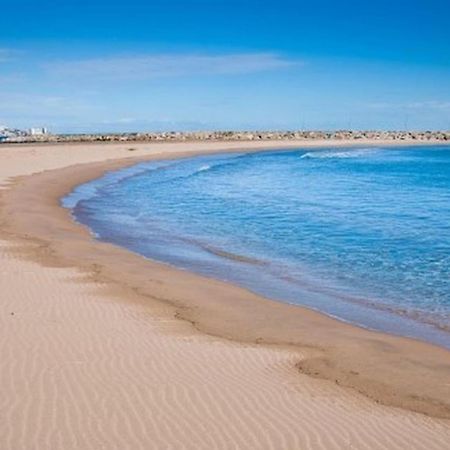 Vacansis Habitaciones De Hostal A Primera Linea De Playa En Кулера Екстериор снимка