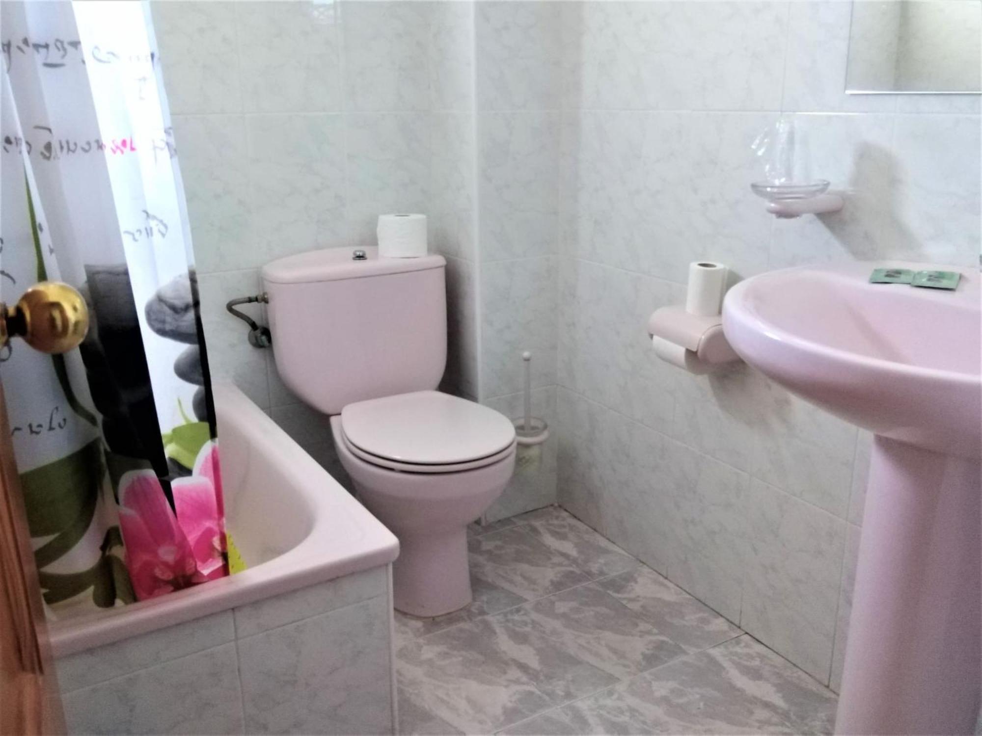 Vacansis Habitaciones De Hostal A Primera Linea De Playa En Кулера Екстериор снимка