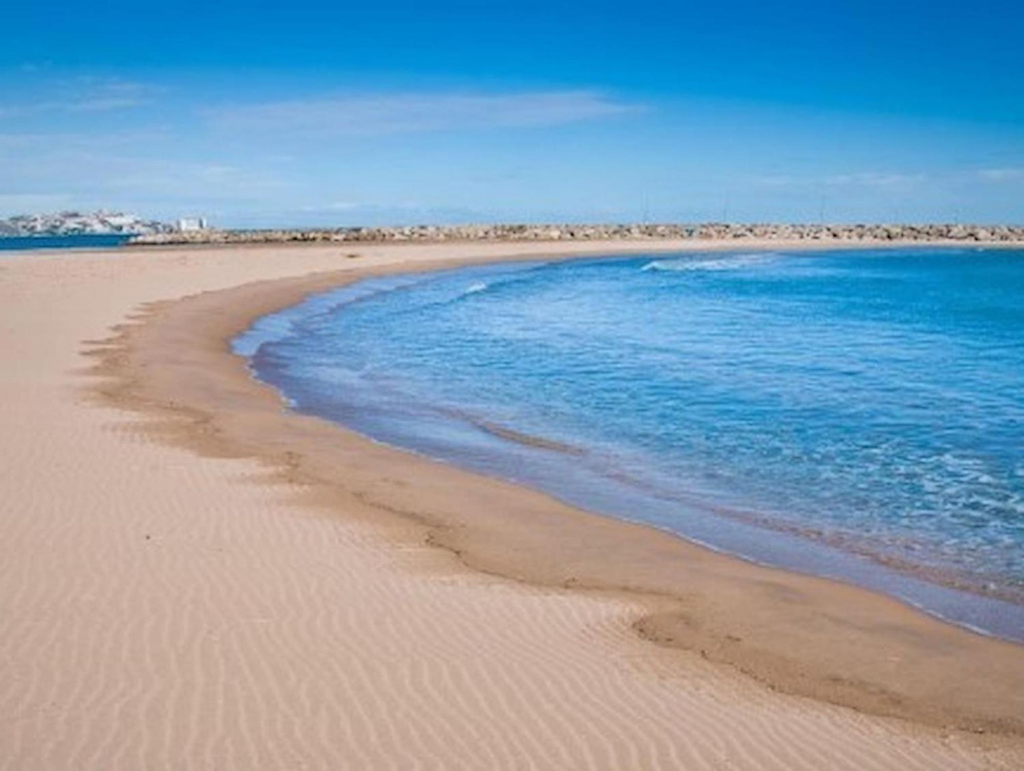 Vacansis Habitaciones De Hostal A Primera Linea De Playa En Кулера Екстериор снимка