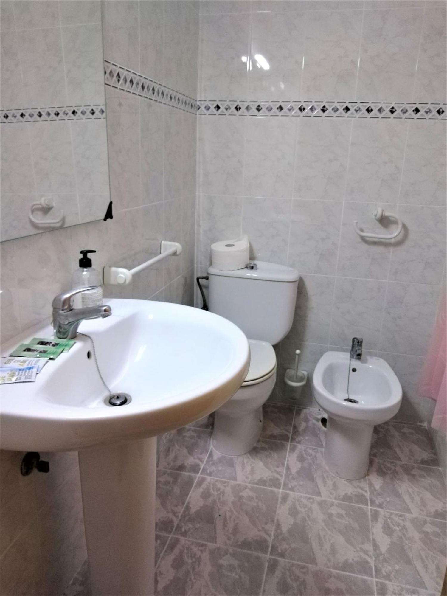 Vacansis Habitaciones De Hostal A Primera Linea De Playa En Кулера Екстериор снимка